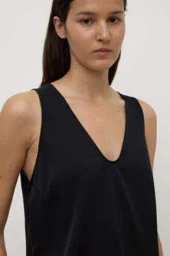 Amaris Silk Tank