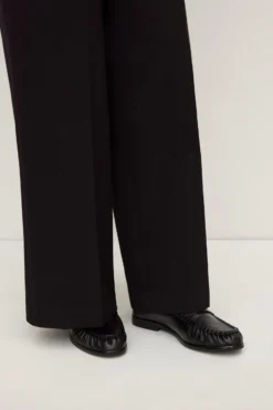 Avenue Leather Loafer