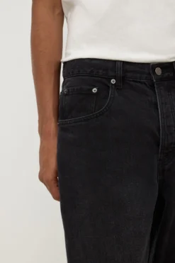 Barrel Leg Jean