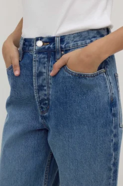 High Rise Straight Jean