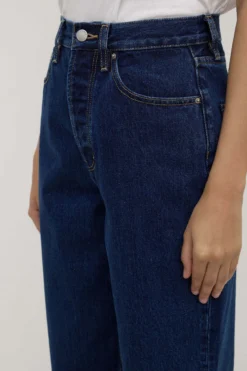 High Rise Straight Jean