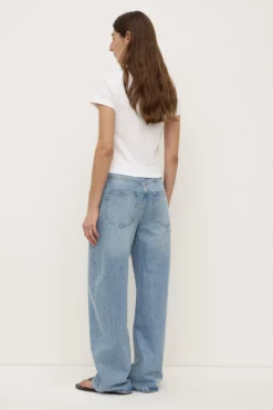 Low Curve Mid Rise Jean