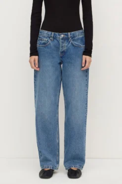 Low Rise Relaxed Jean