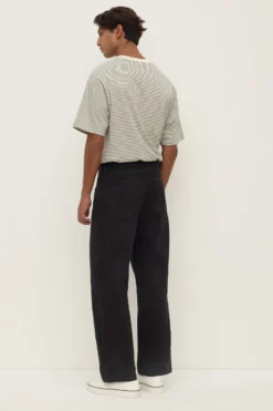 Mens Relaxed Jean