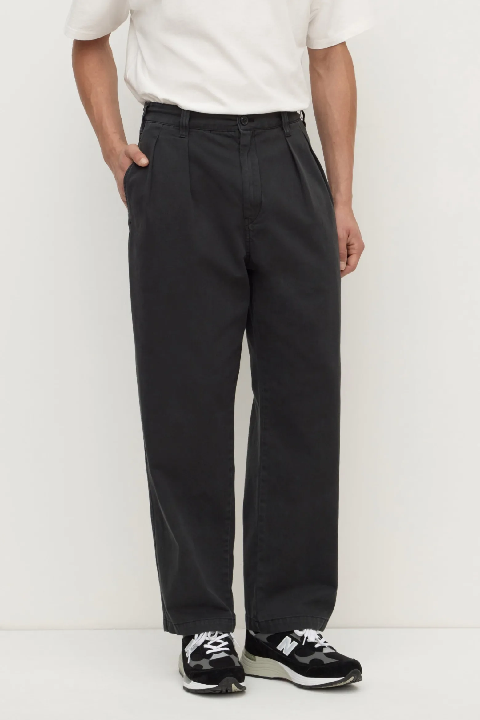 Miles Pleated Chino