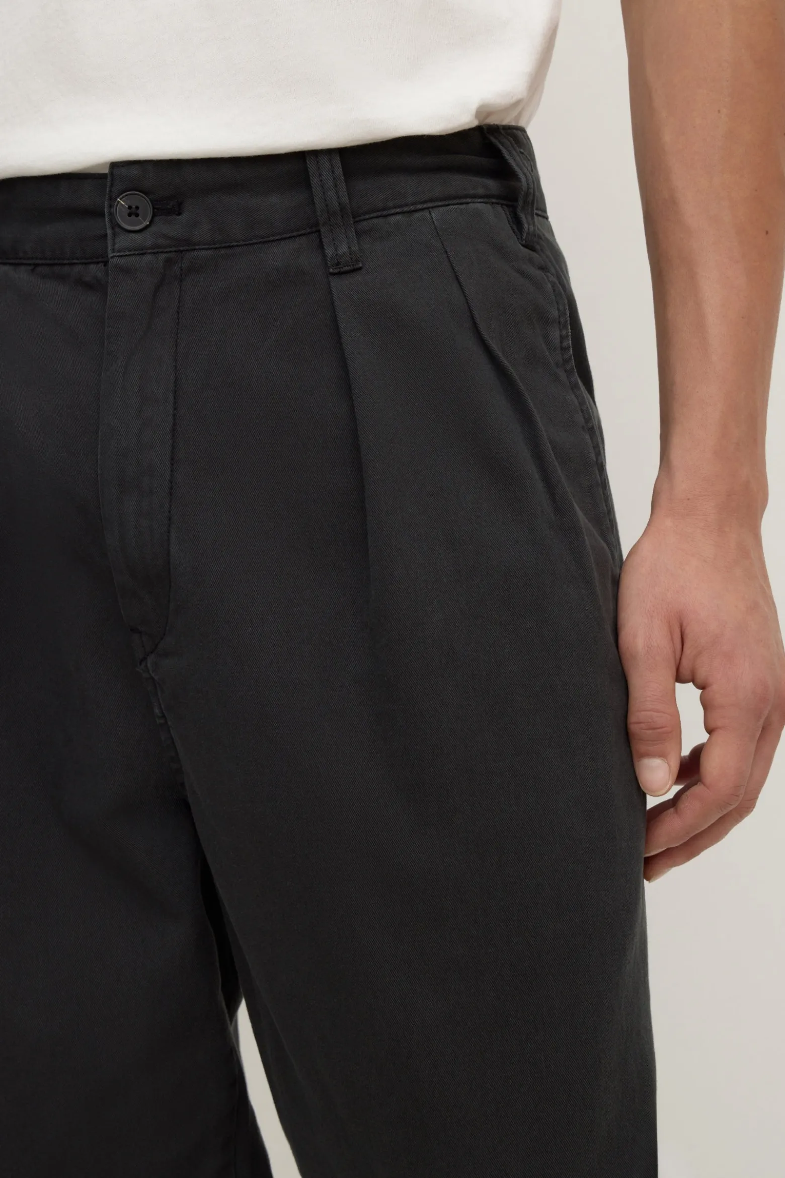 Miles Pleated Chino