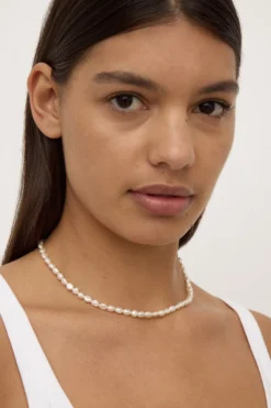 Vermeer Olive Necklace